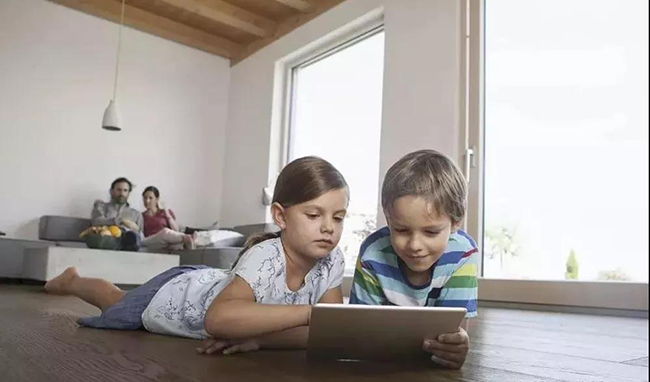 家里面裝修，瓷磚沒有SPC快裝地板實(shí)用，5大原因！